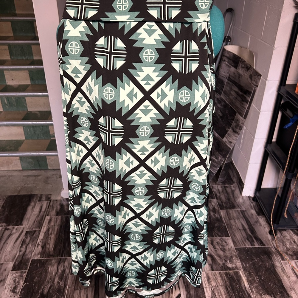 LuLaRoe Black Green Aztec Maxi Skirt Long Women’s size Small